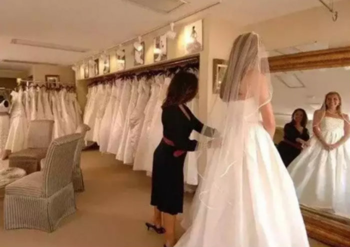  Владелица салона свадебной одежды поставила на место девушку, которая обидела полненькую невестку