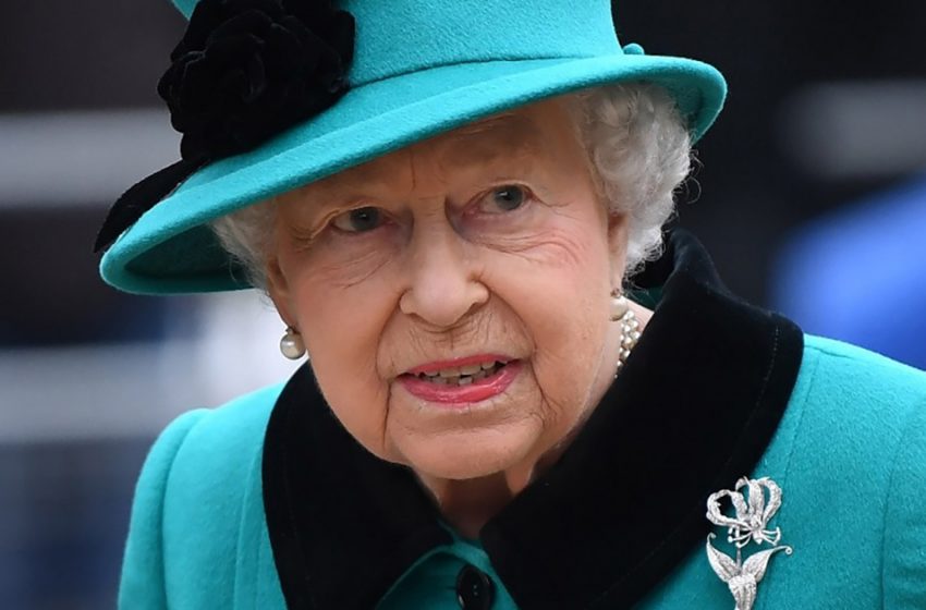  «Драма в королевской семье»: Елизавета II  уже не справляется?