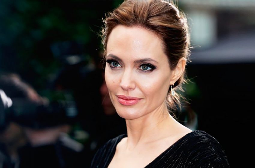 «Счастливая до неузнаваемости»: как выглядит Джоли после проигрыша в суде экс-супругу?