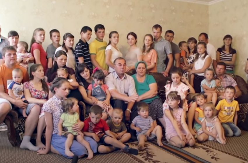  Как выглядит самая многодетная мама России, у которой 20 детей и больше 50 внуков