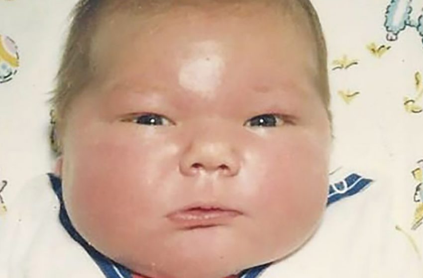  Младенец так младенец: как сегодня выглядит 39-летний мужчина, который родился весом в 7,2 кг?