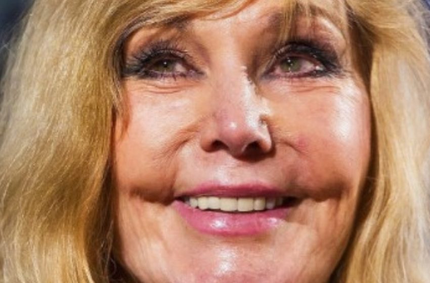 „A hollywoodi hírnévtől a csendes életig”: a 92 éves egykori szépségikon, aki maga mögött hagyta a fényt!