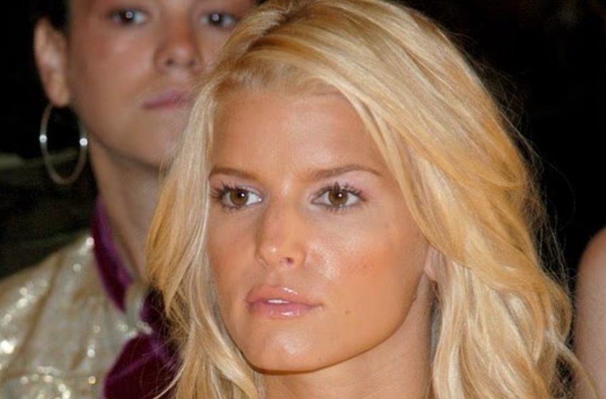 Jessica Simpson lenyűgöz a VMAs díjátadón: a rajongók szerint „felismerhetetlen” a drámai átalakulás után!