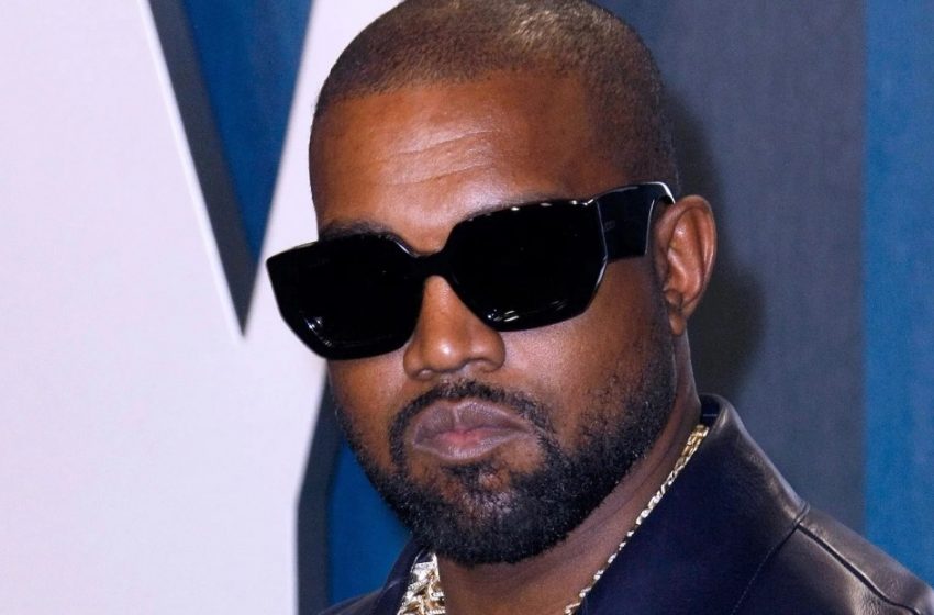 „Egy újabb „meztelen provokáció” következtében az étteremtulajdonosok kitiltották Kanye Westet és feleségét, Bianca Censorit, hogy többé ne jelenjenek meg a helyeiken!”